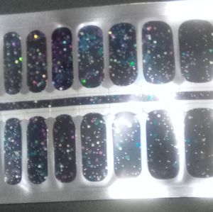 Black w/ jumbo glitter 💅